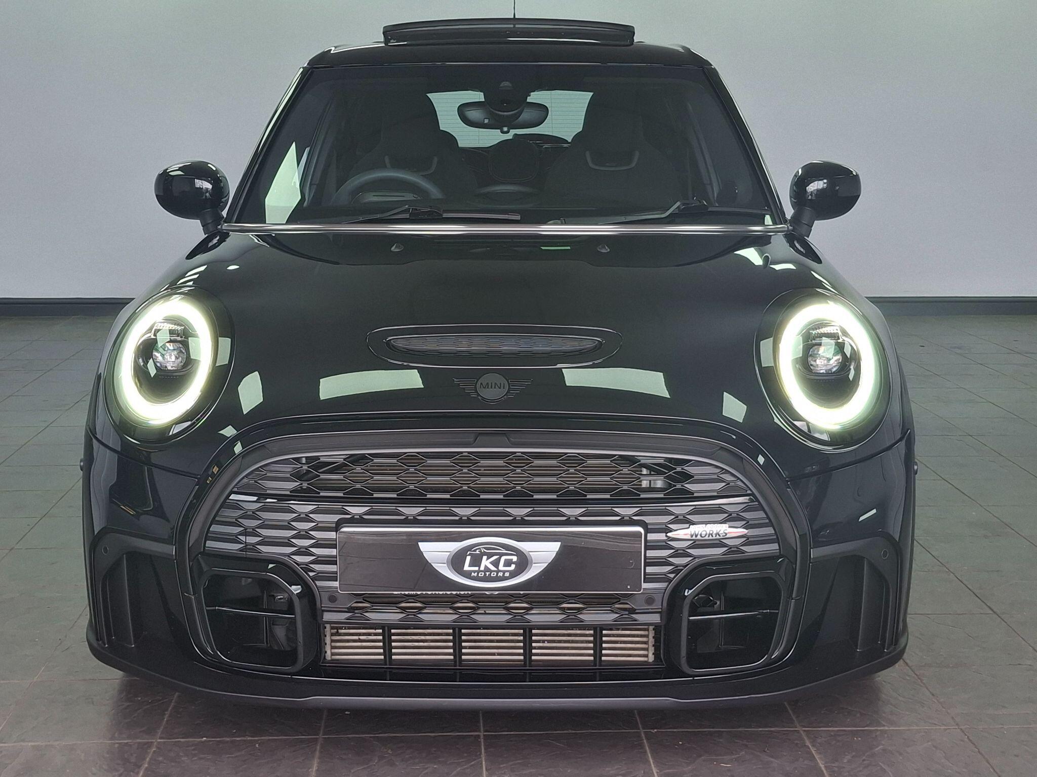 Mini Hatch view 33