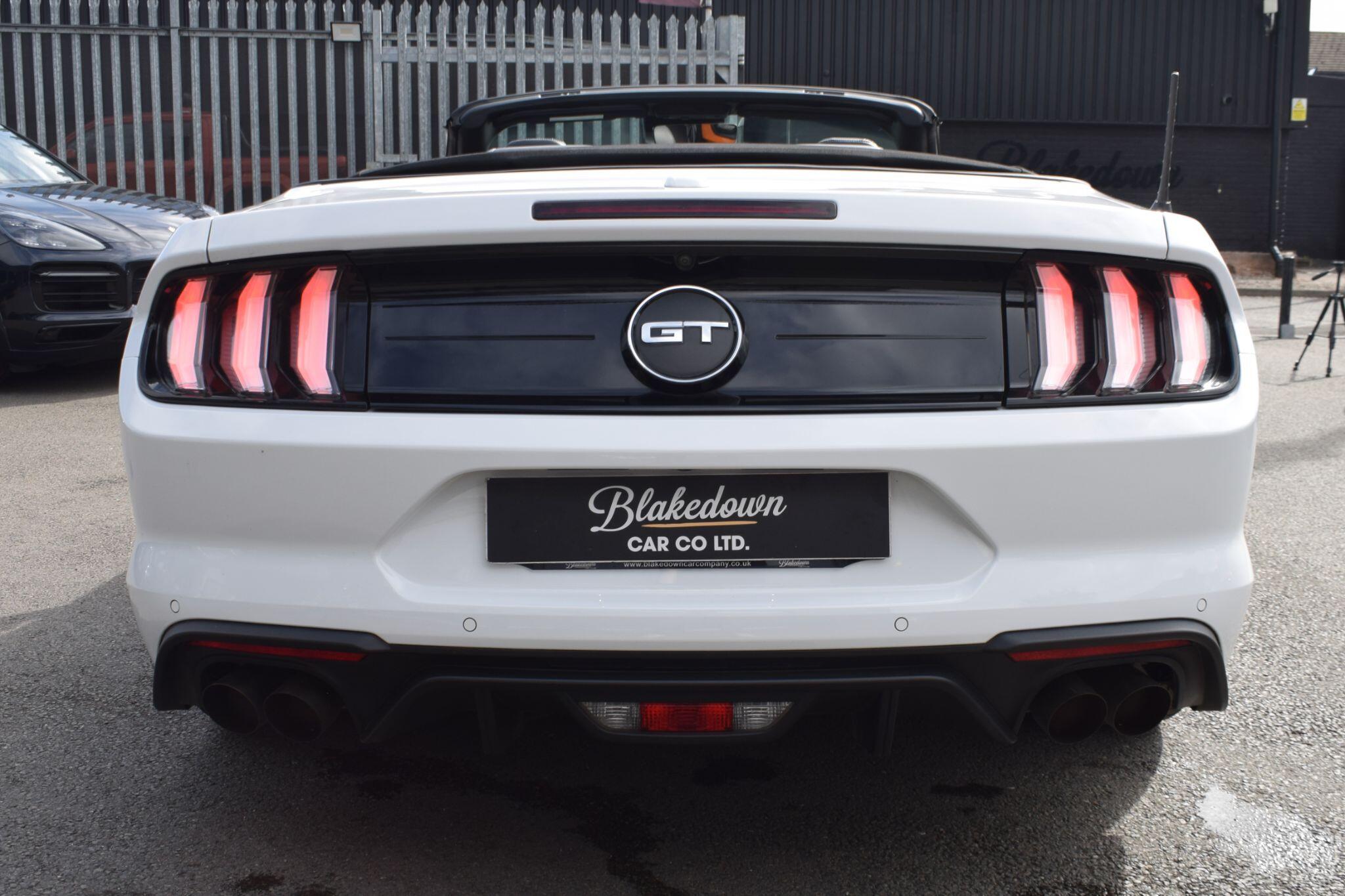Ford Mustang view 7