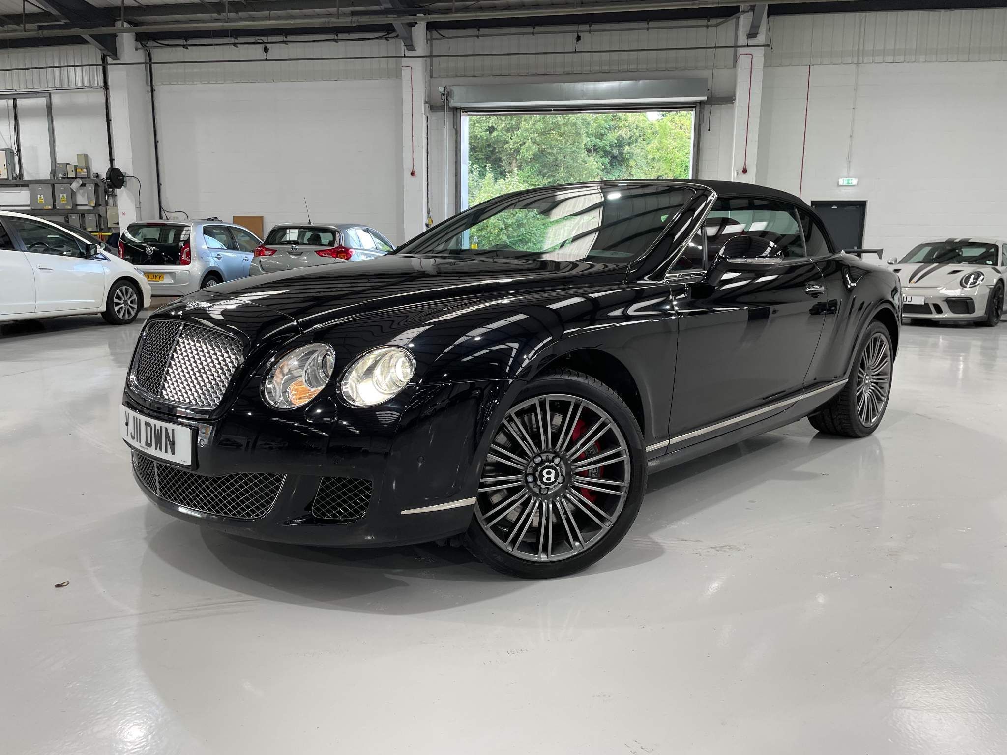Bentley Continental main image