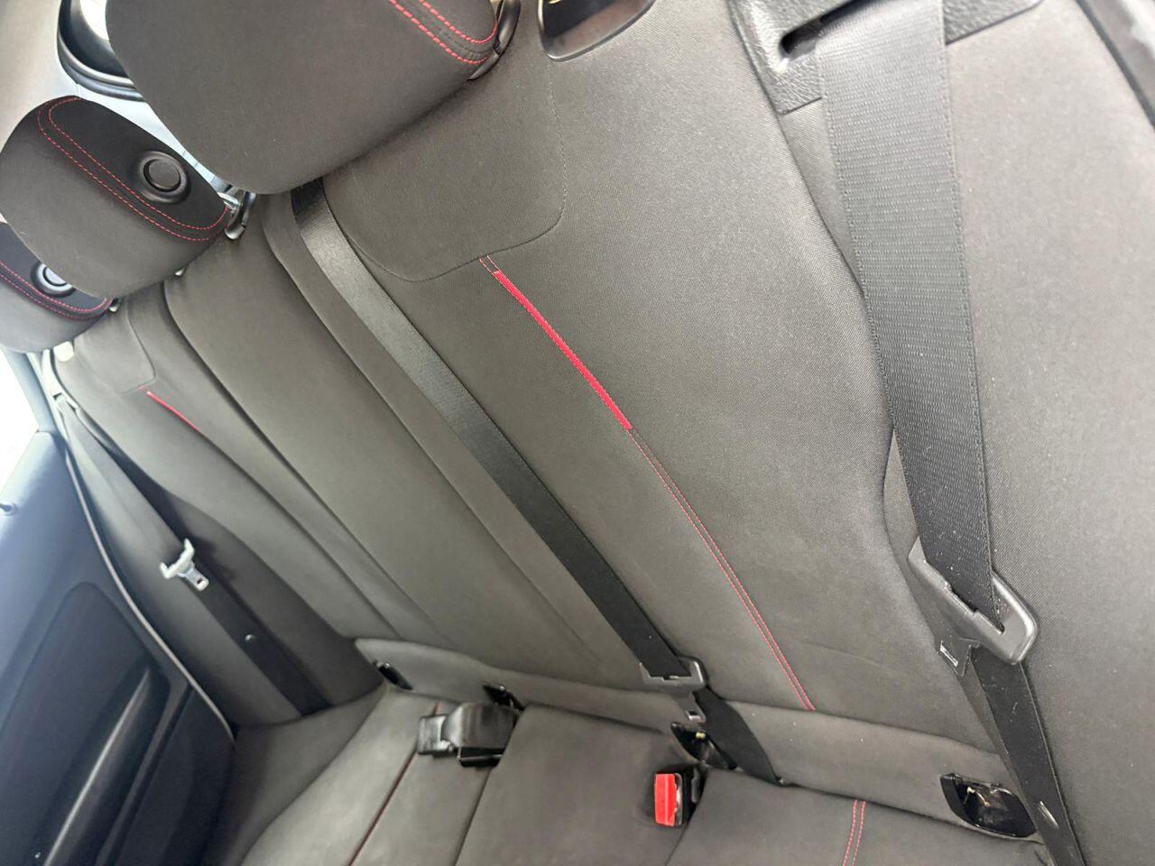 BMW 1 Series view 19