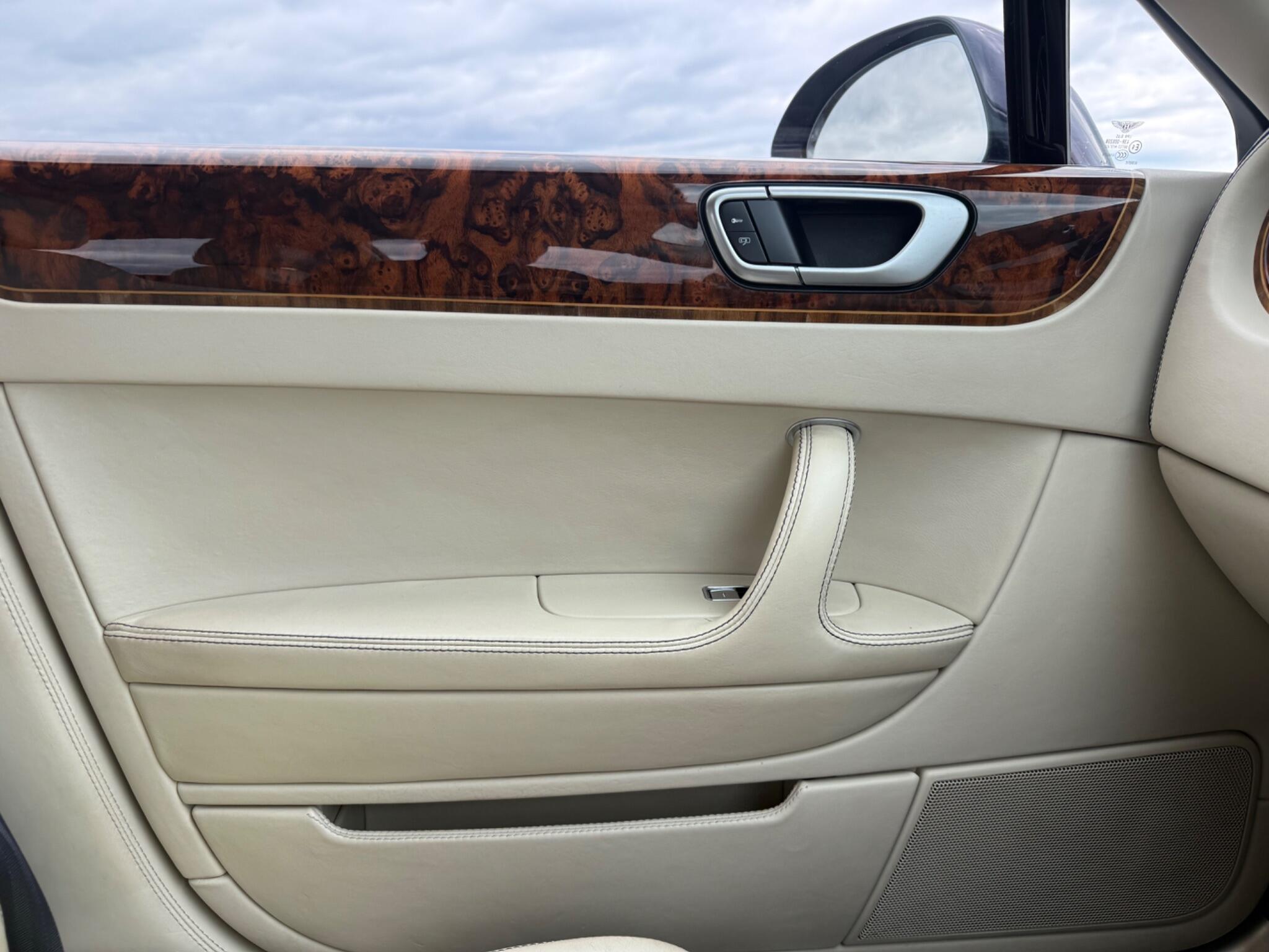 Bentley Continental view 70