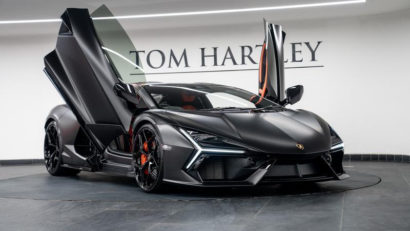 Lamborghini Revuelto view 19