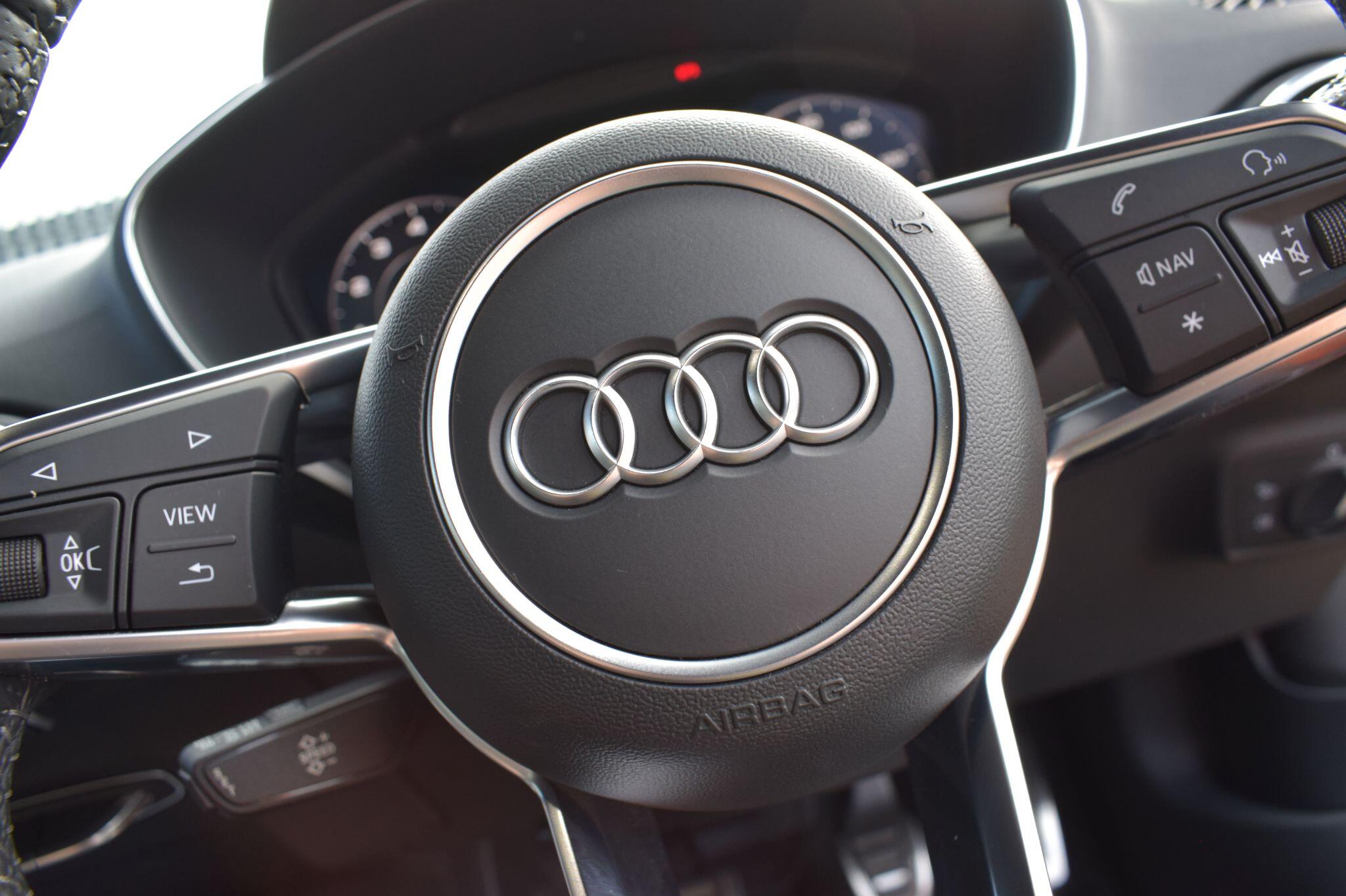 Audi TT view 26