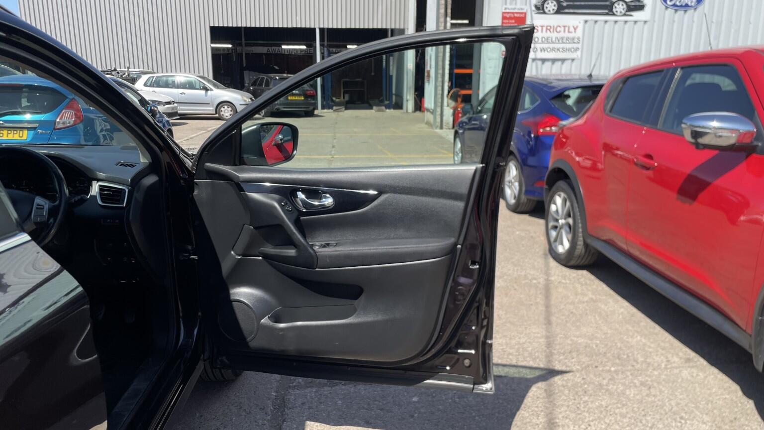 Nissan Qashqai view 24