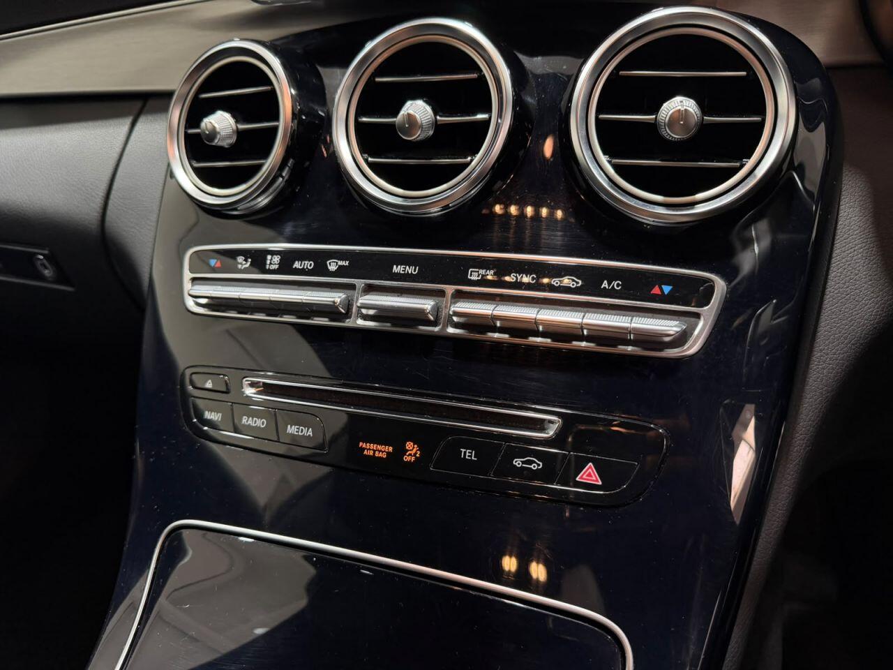 Mercedes-Benz C-Class view 26