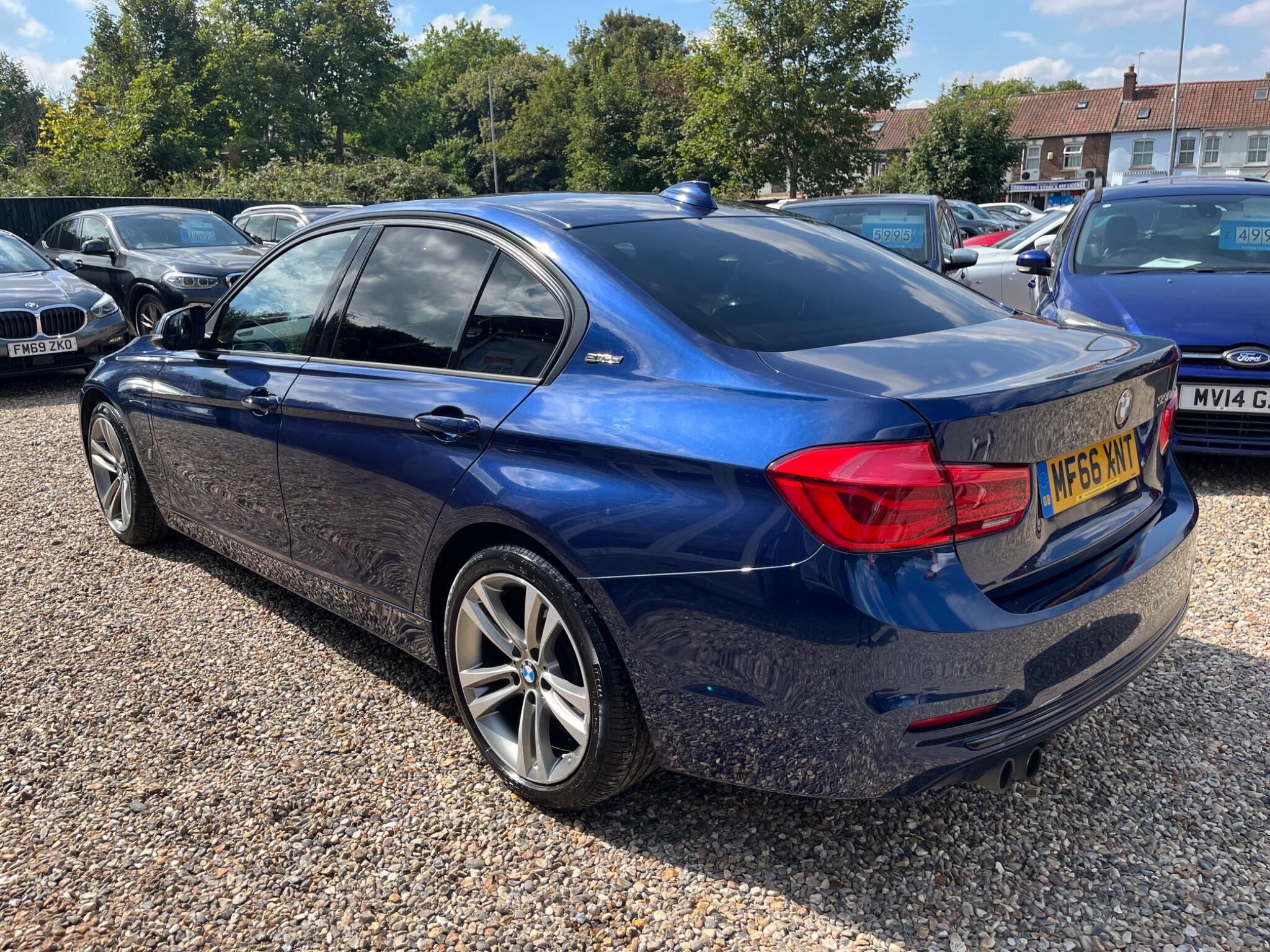 BMW 3 Series view 6