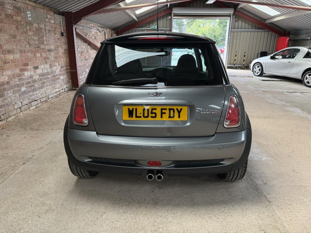 Mini Hatch view 18