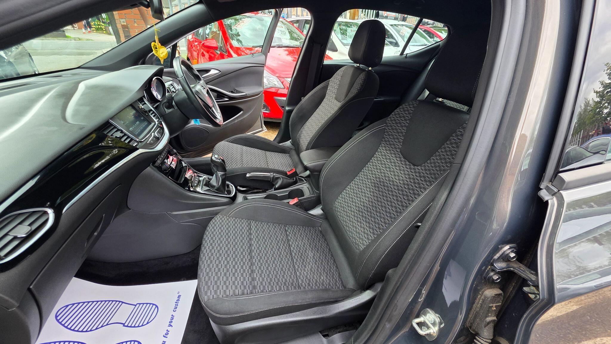 Vauxhall Astra view 24