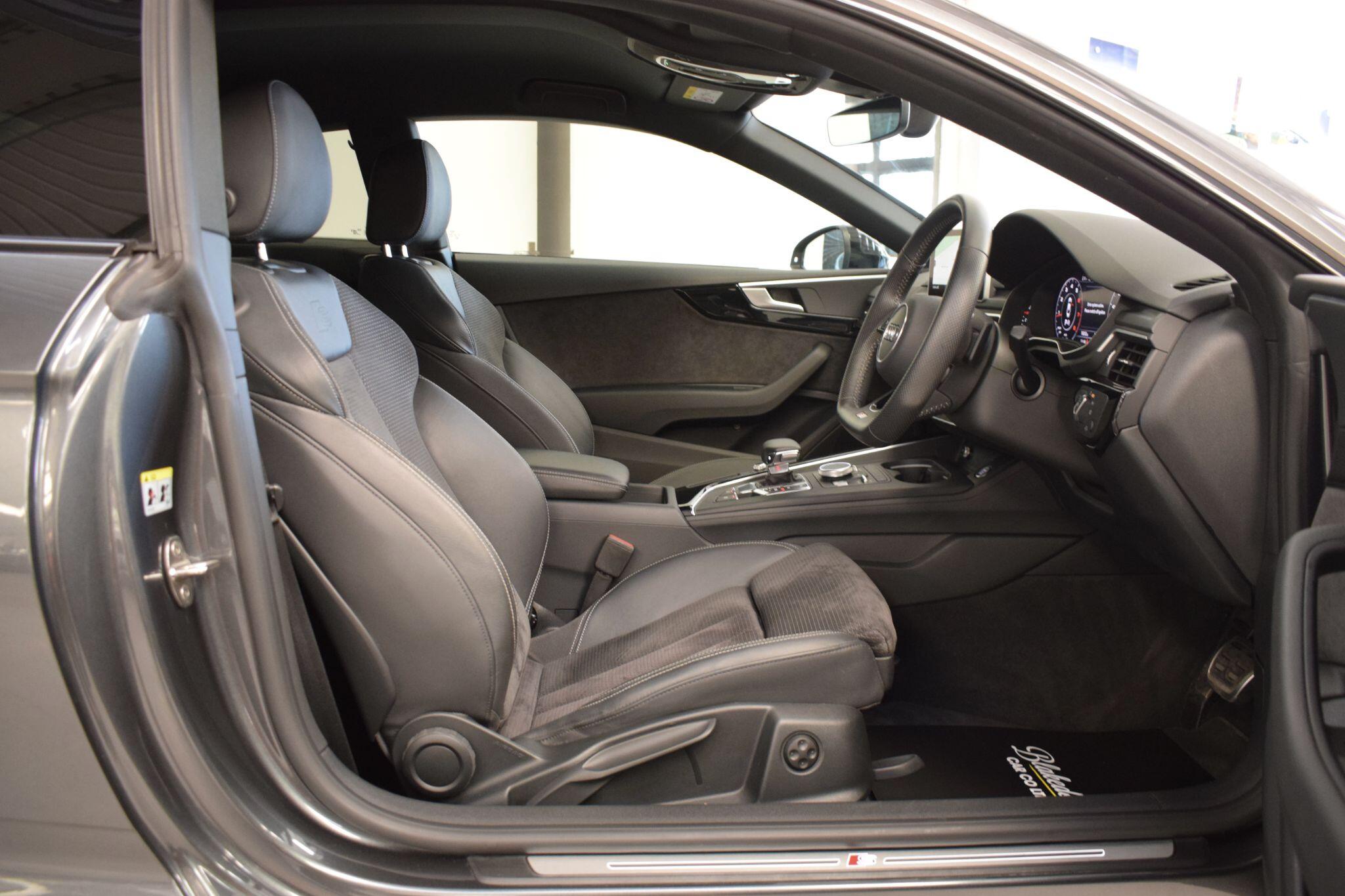 Audi A5 view 11