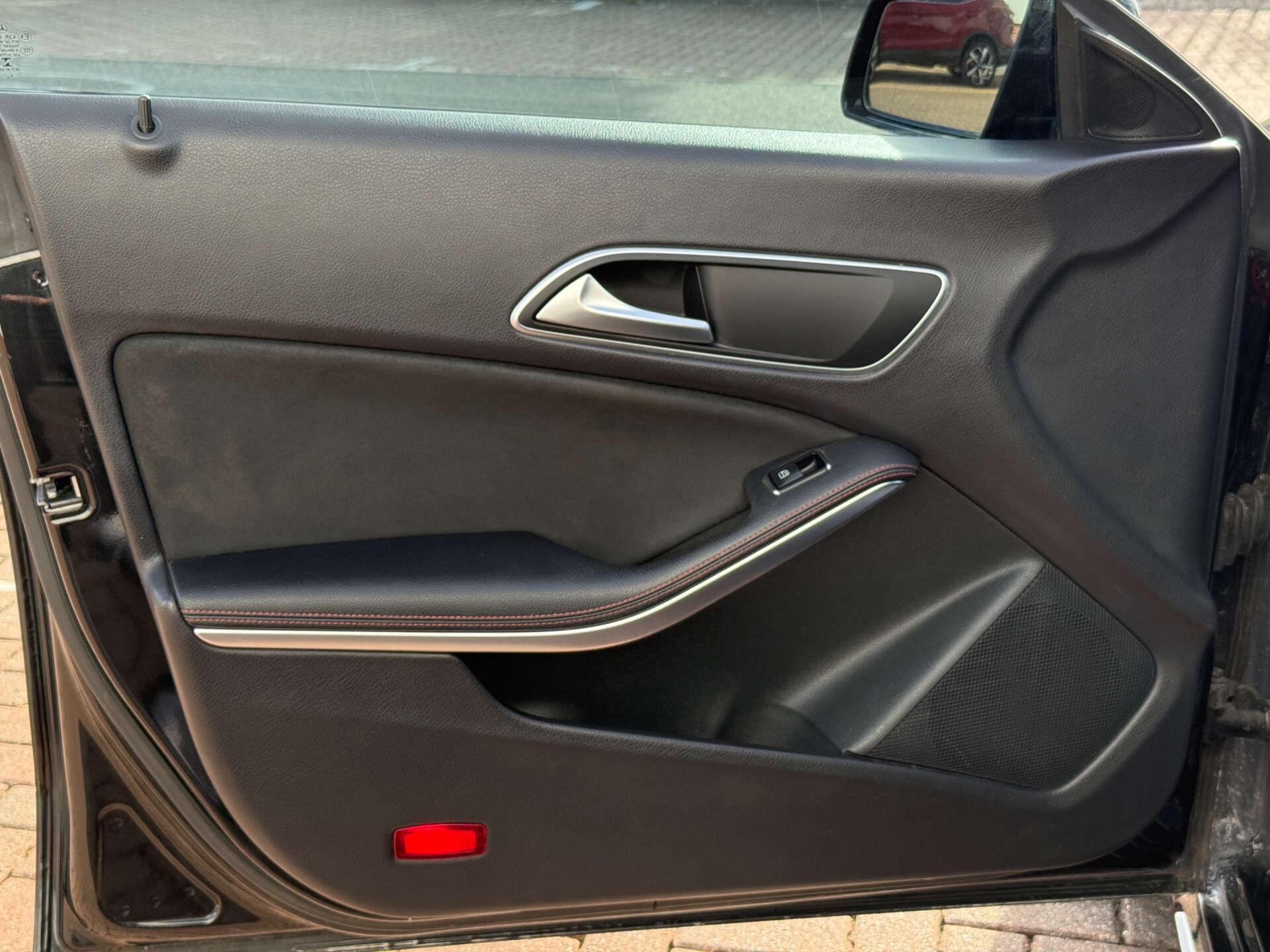 Mercedes-Benz Cla view 39