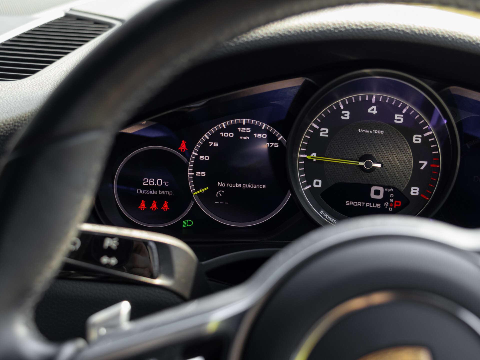 Porsche Cayenne view 16