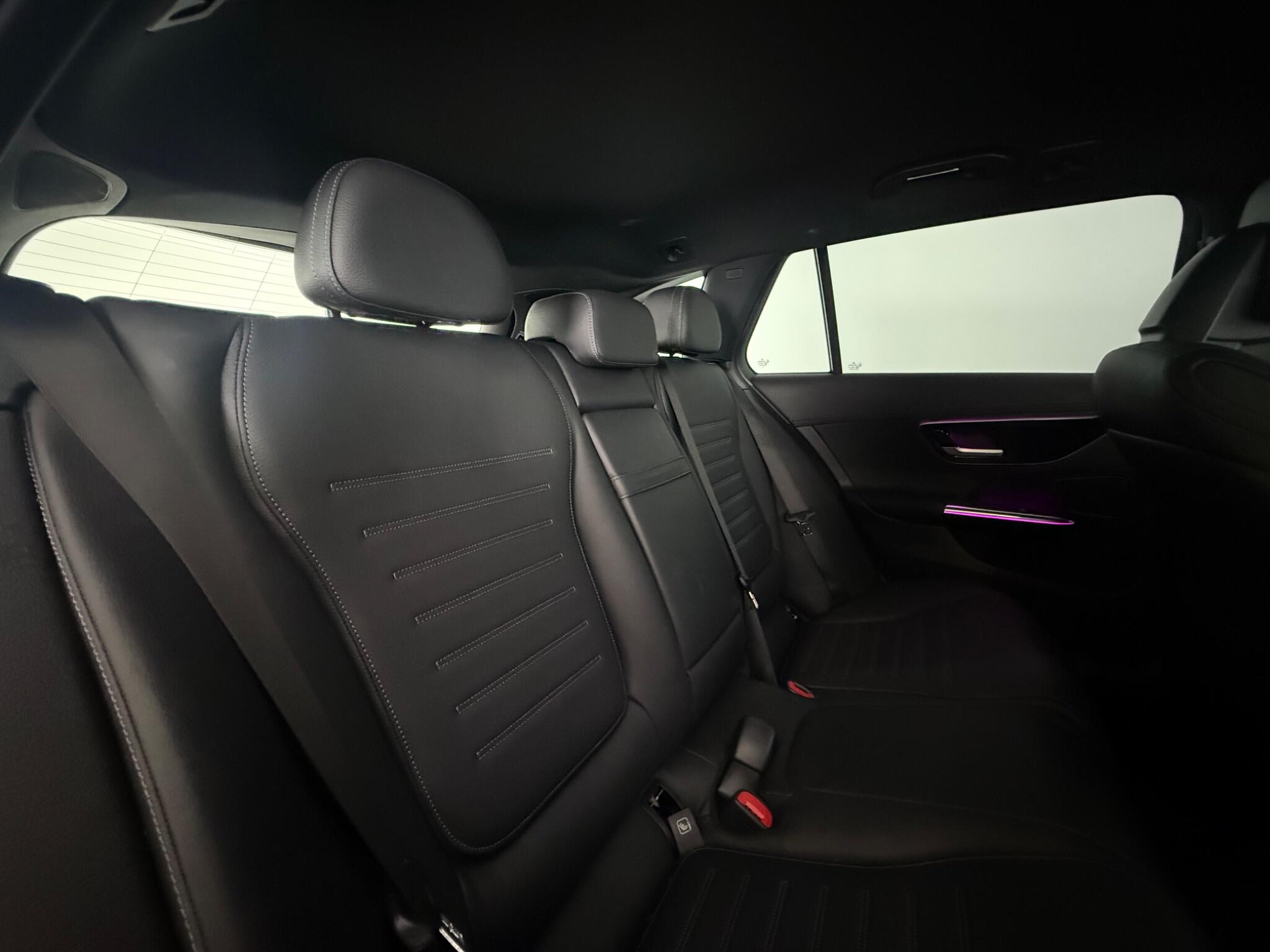 Mercedes-Benz C-Class view 39