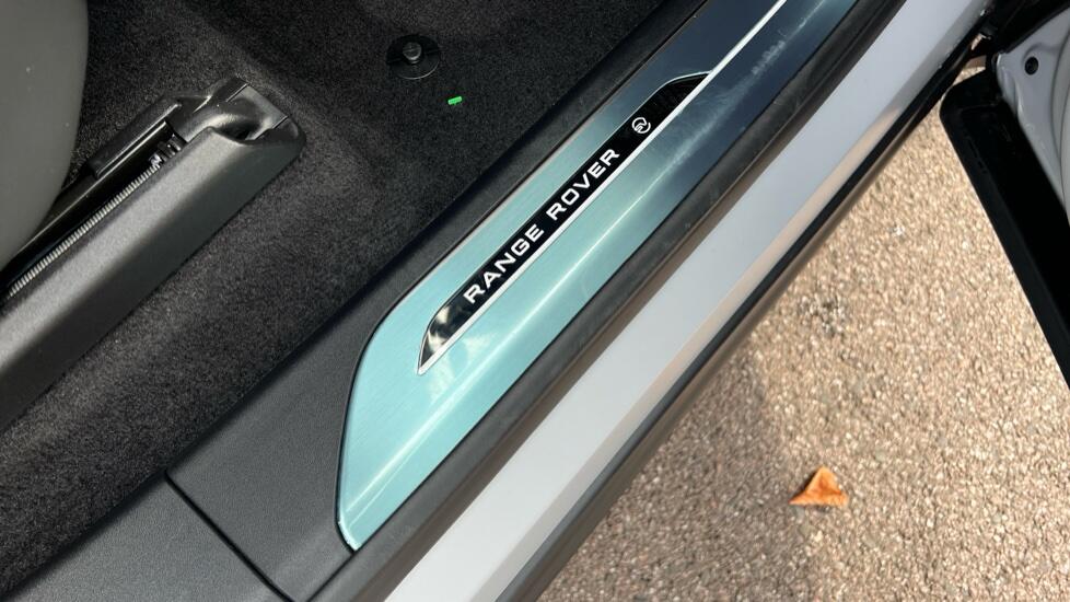 Land Rover Range Rover Sport view 27