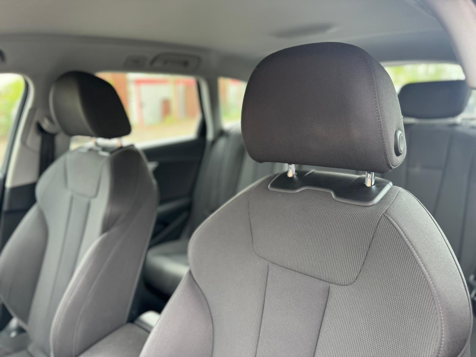 Audi A4 view 64