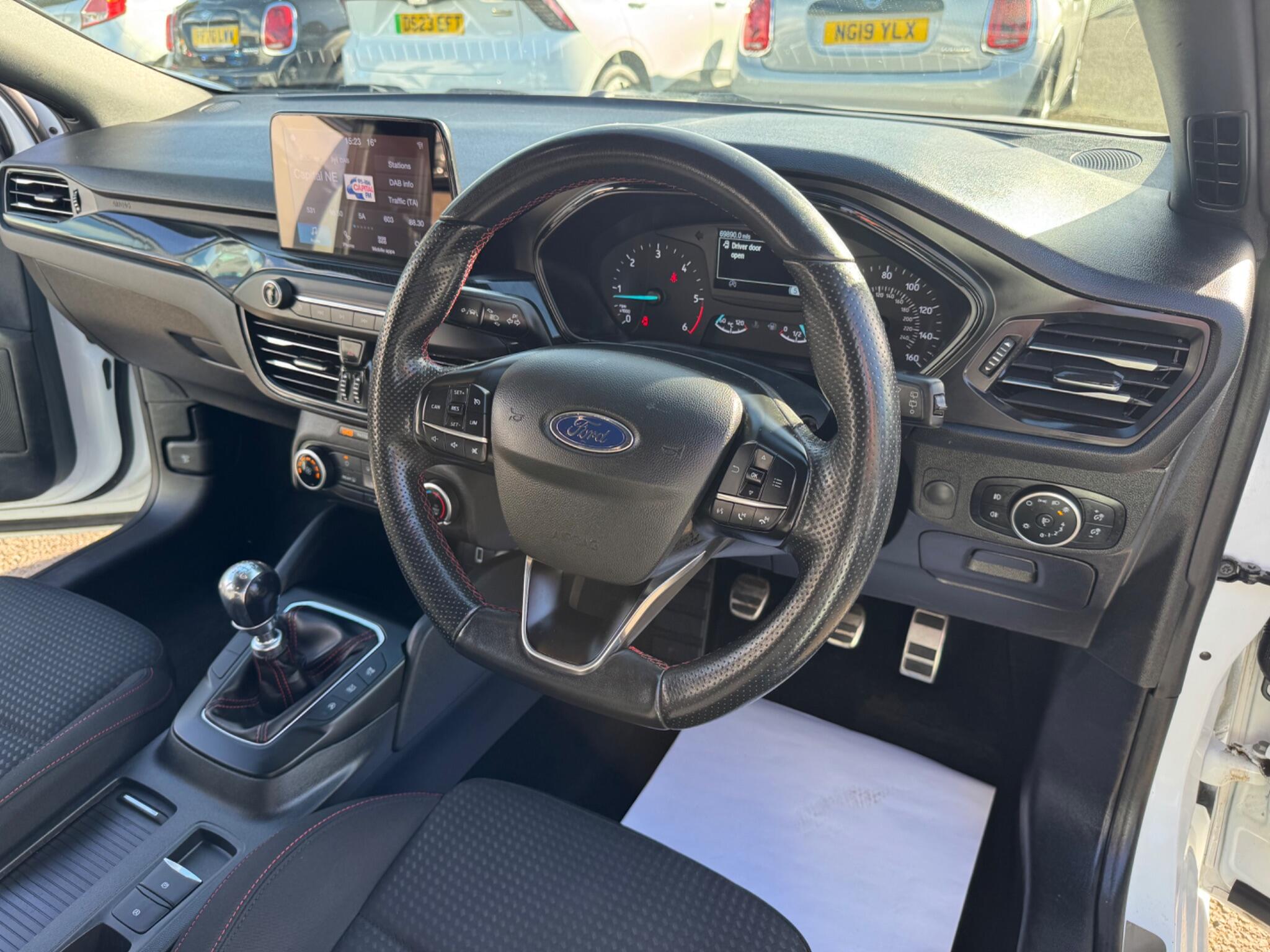 Ford Focus view 40