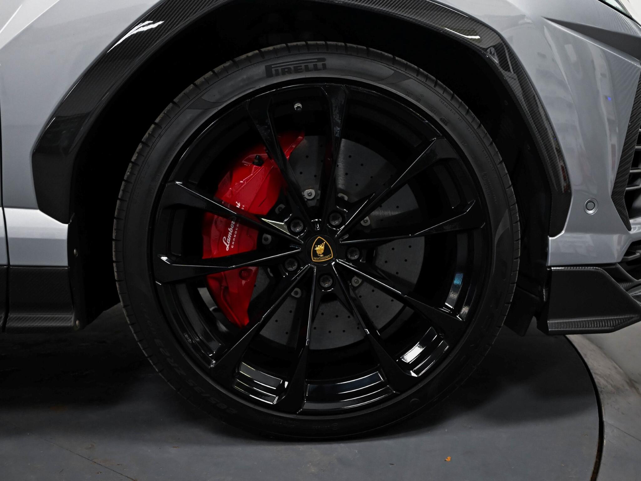 Lamborghini Urus view 78