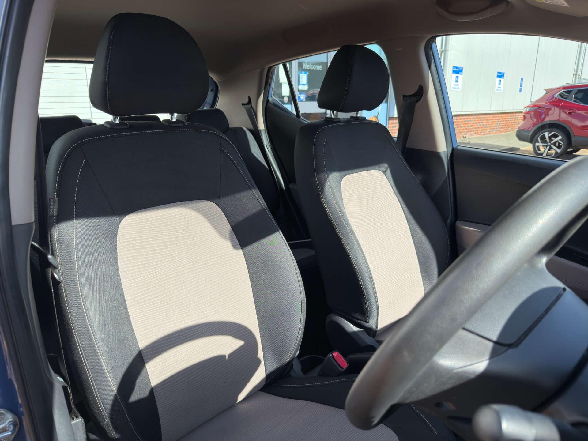 Hyundai I10 view 15