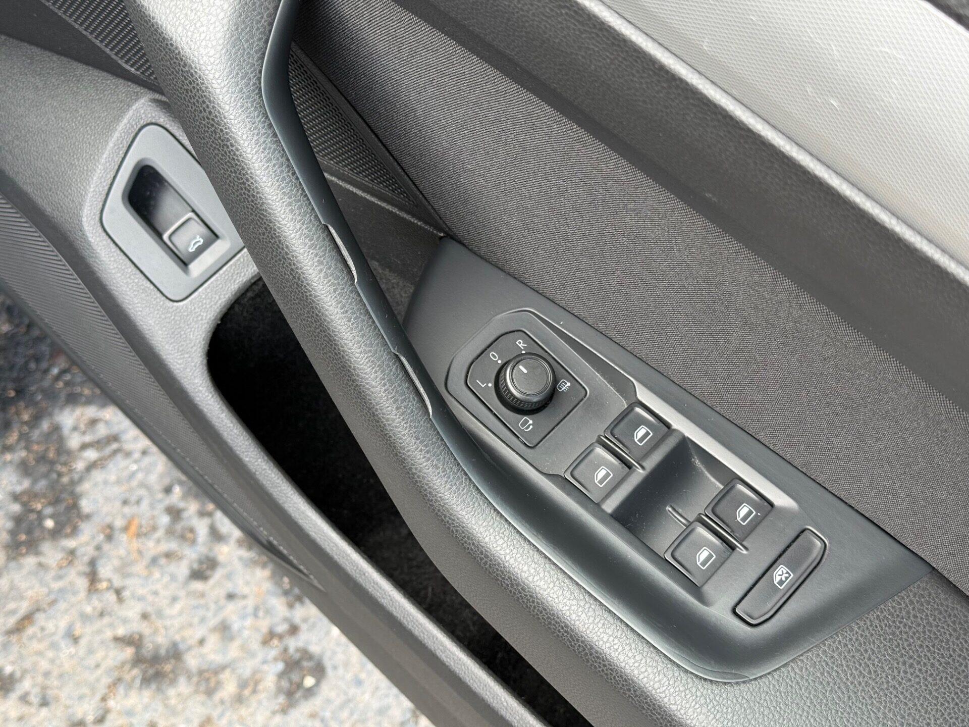 Volkswagen Passat view 34
