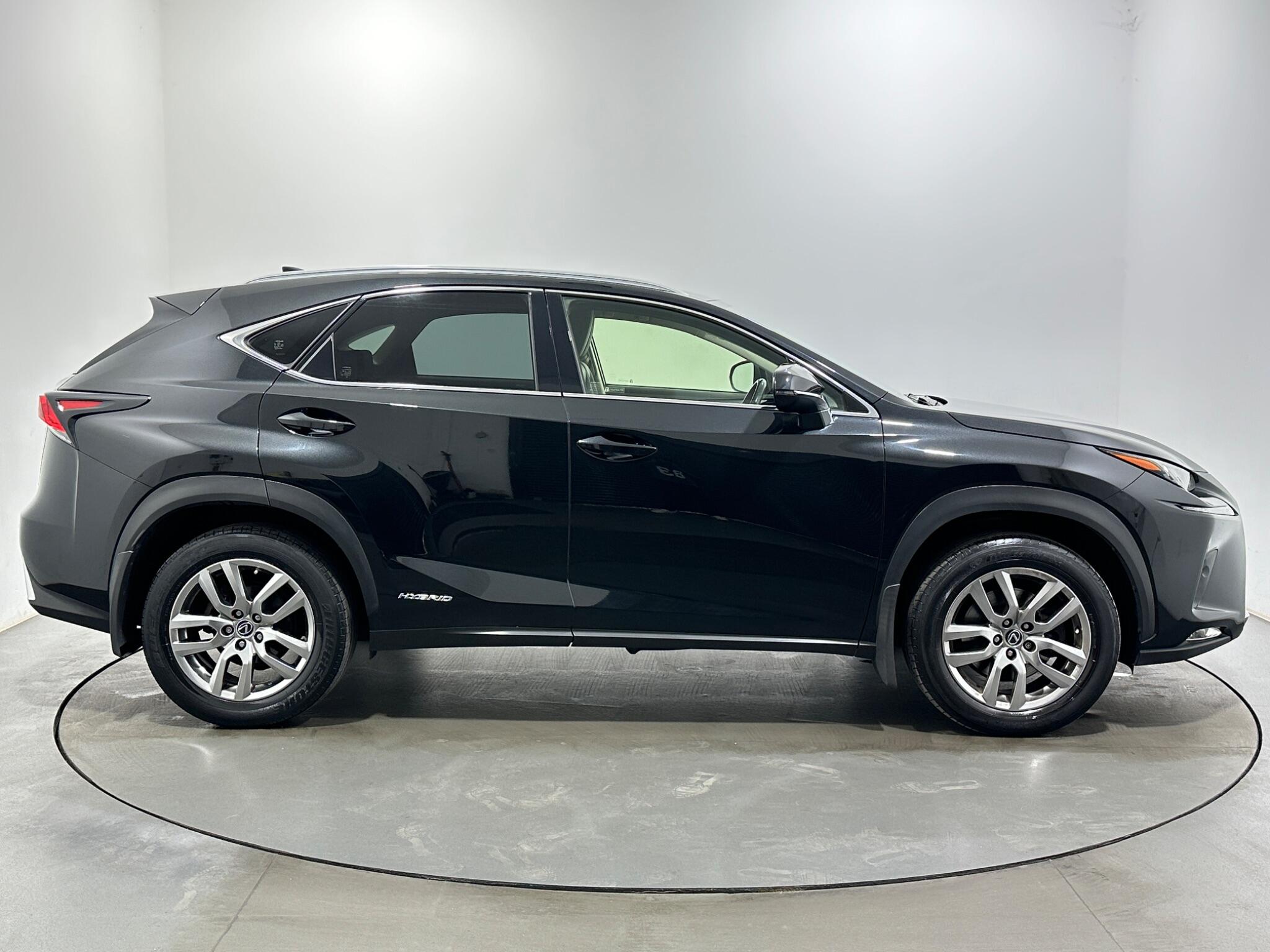 Lexus NX view 9