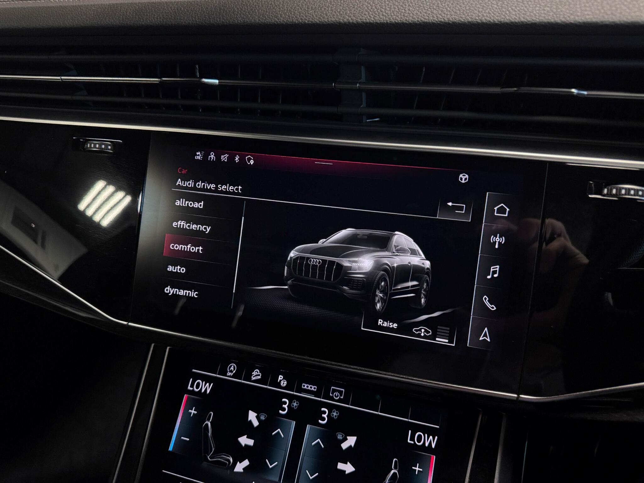 Audi Q8 view 53