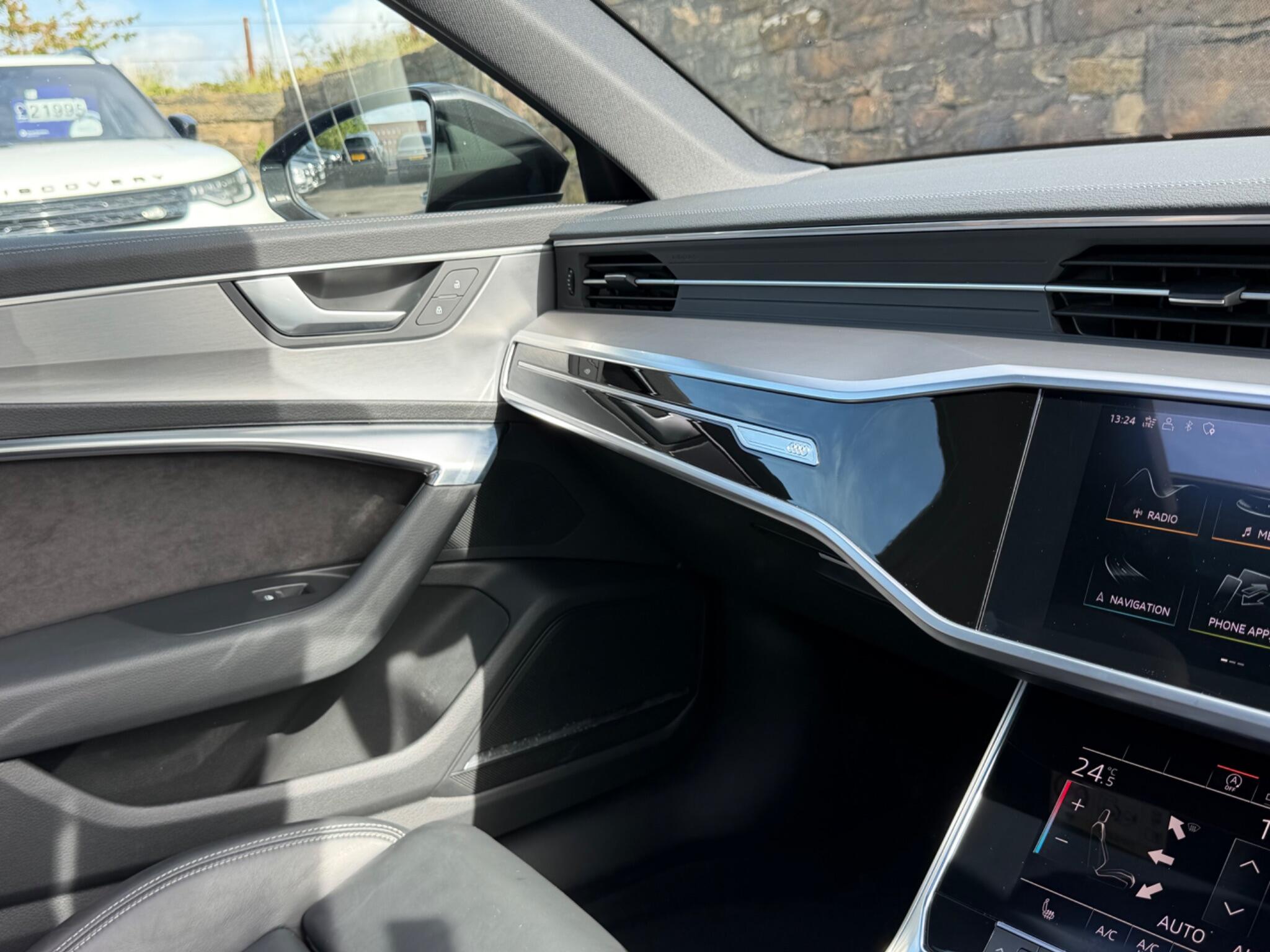 Audi A6 view 56