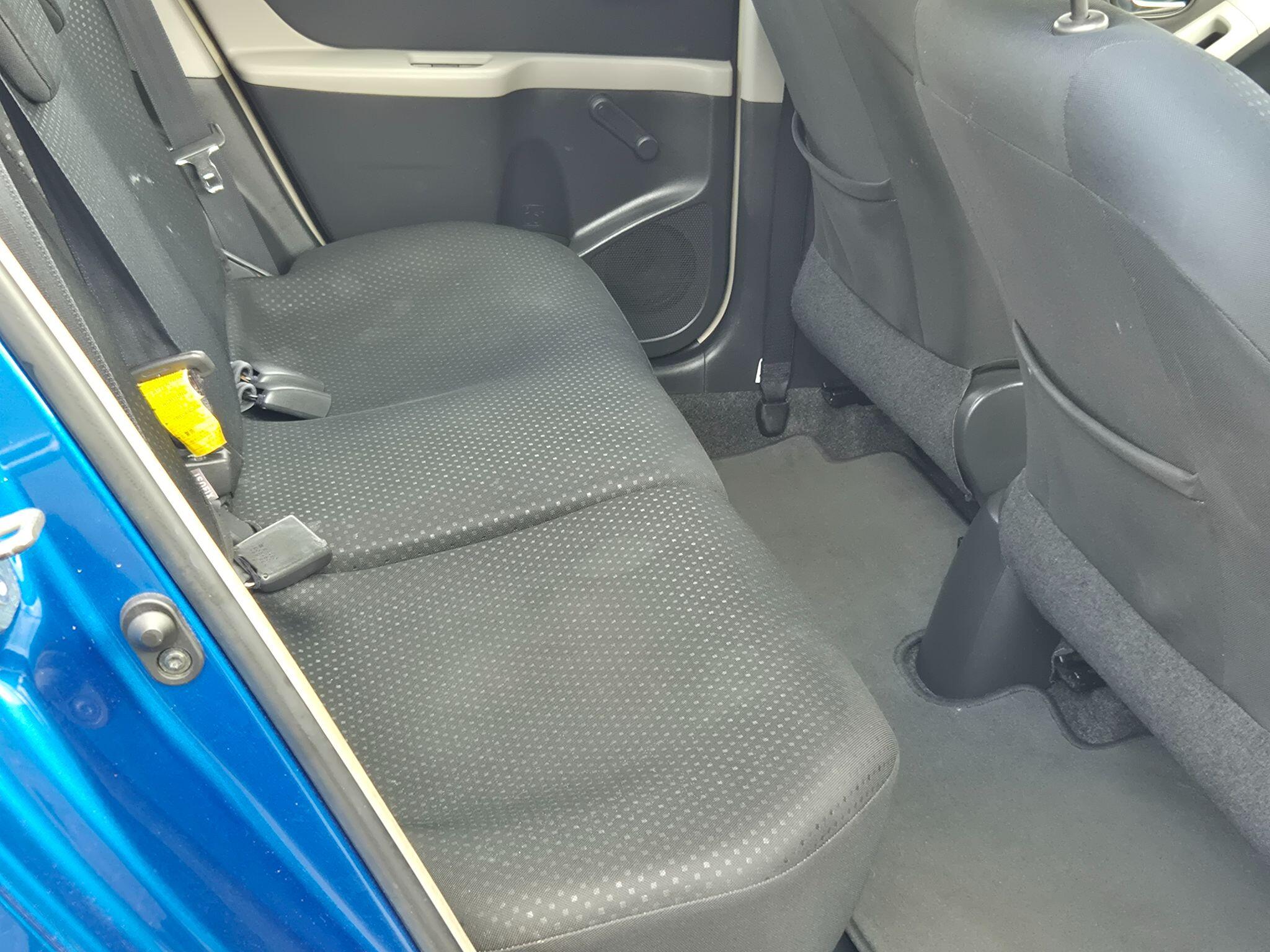 Toyota Yaris view 13