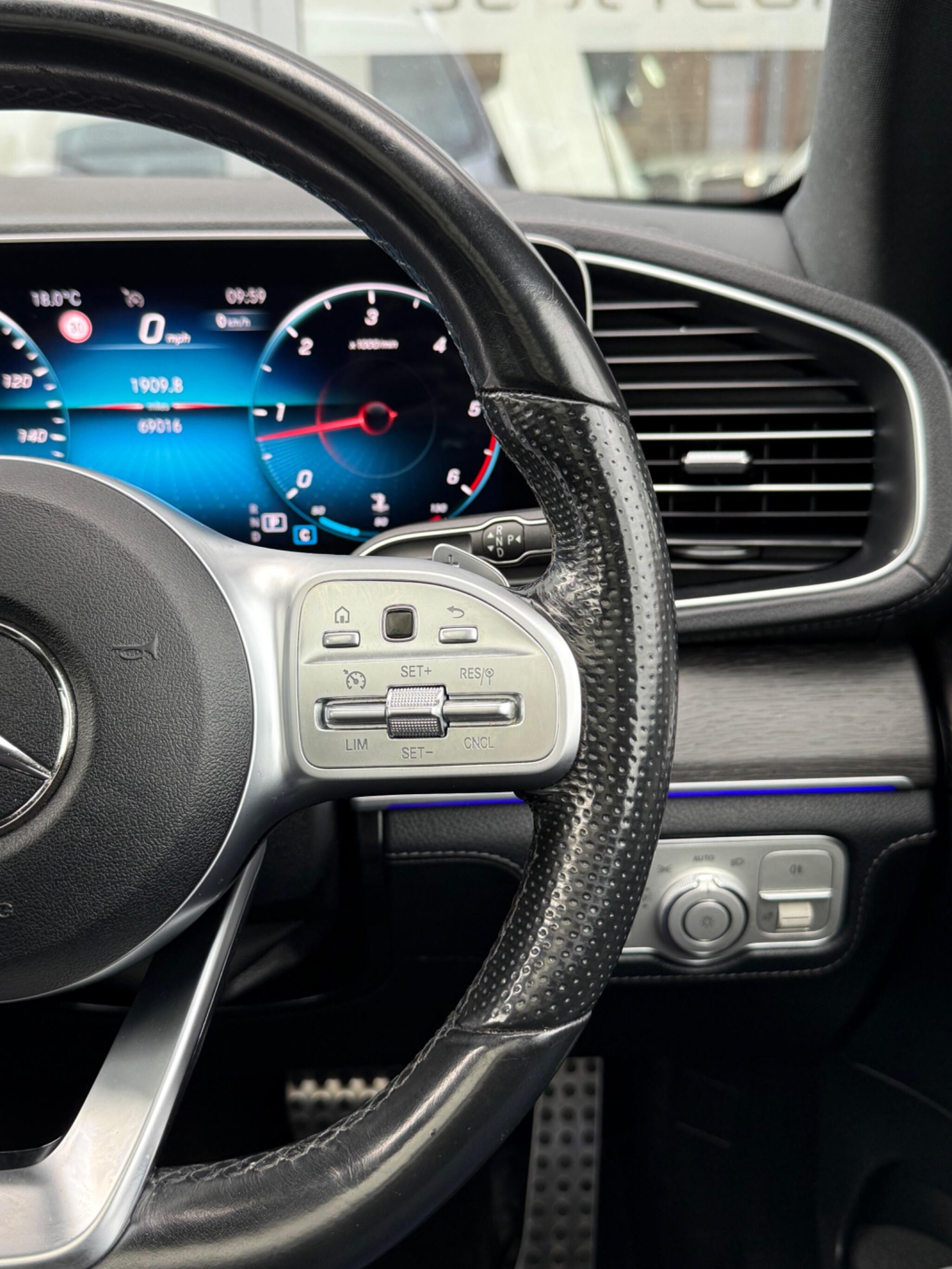 Mercedes-Benz Gle view 24