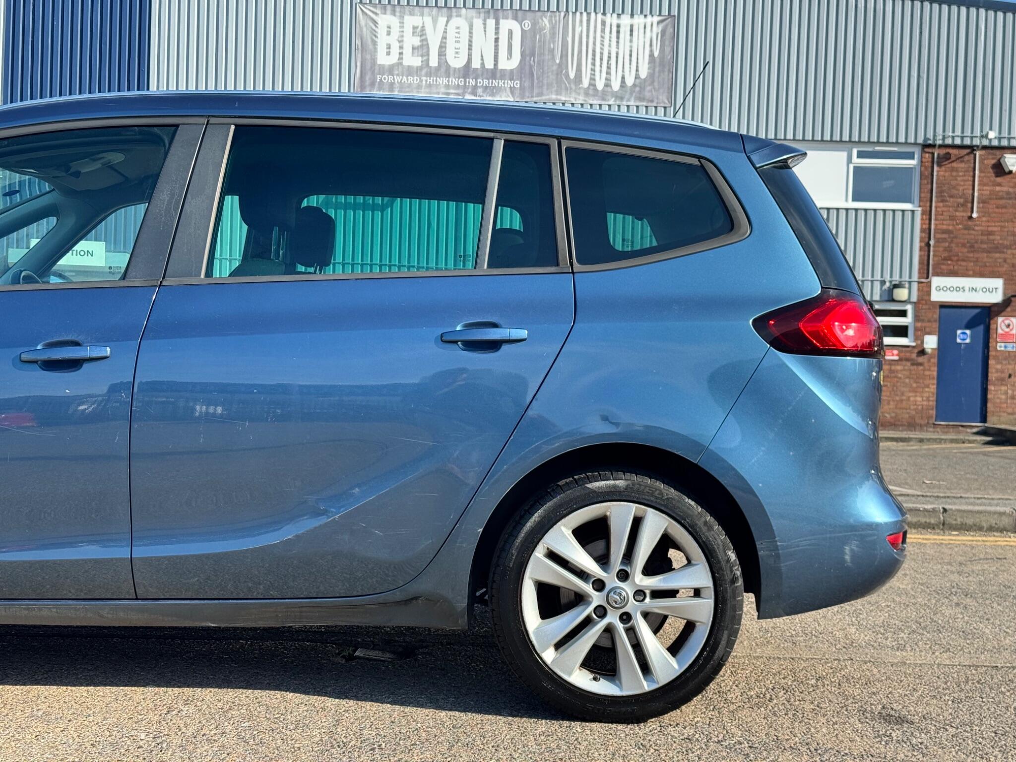 Vauxhall Zafira Tourer view 10