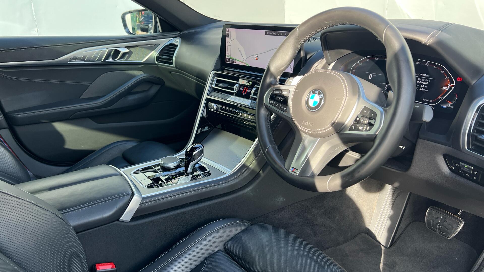 BMW 8 Series view 6