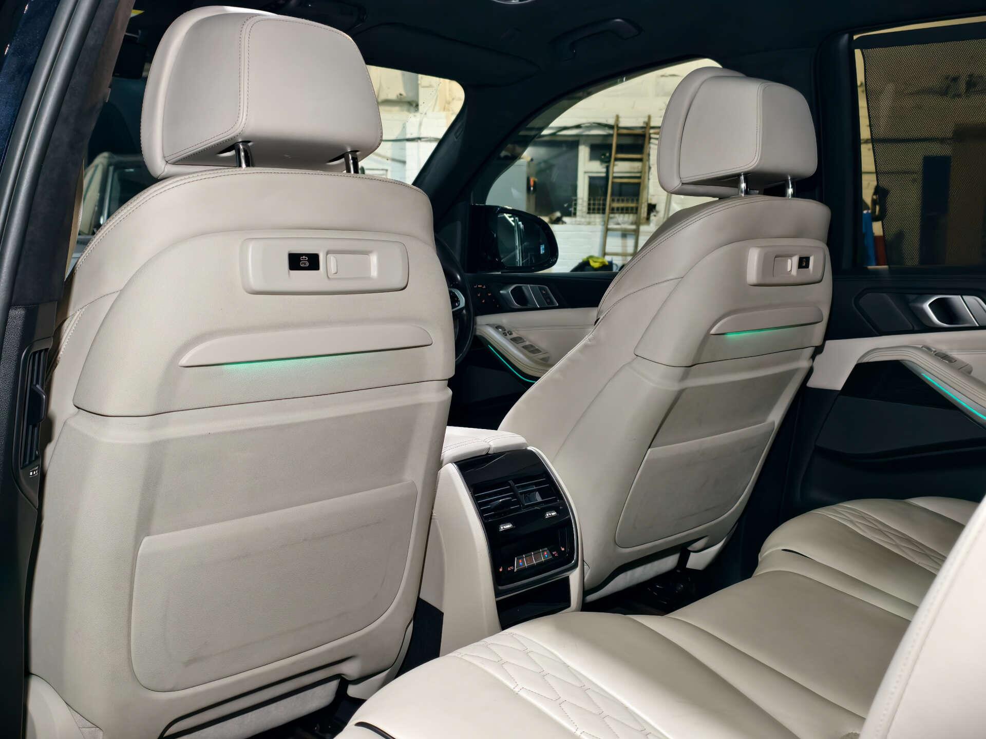 BMW X7 view 27