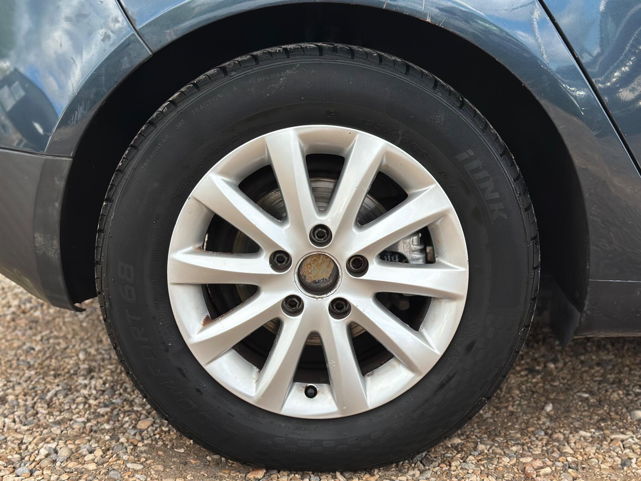 Volkswagen Golf view 51