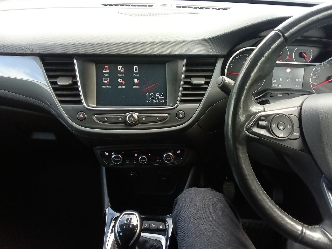 Vauxhall Crossland view 10