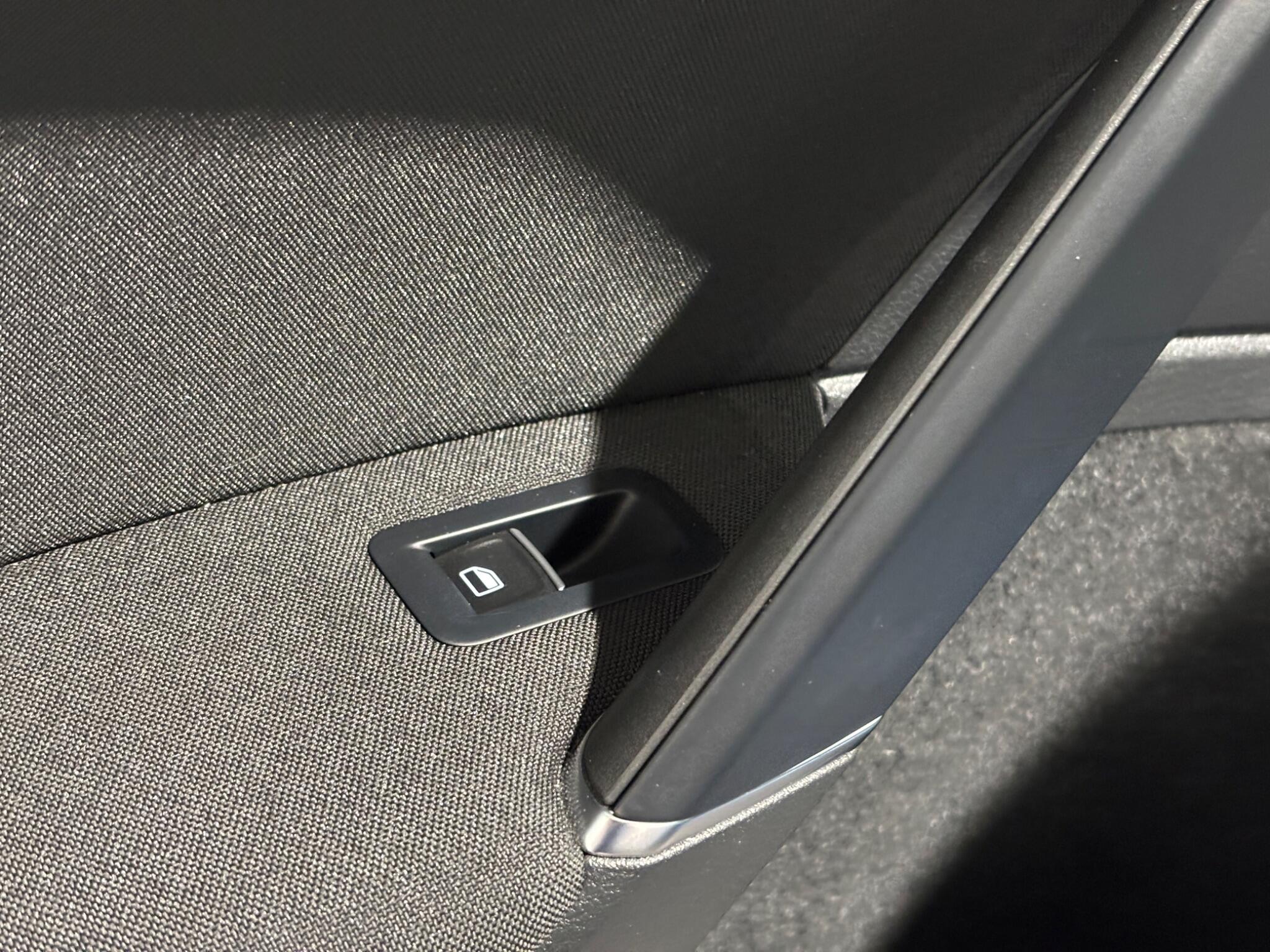 Volkswagen Golf view 16