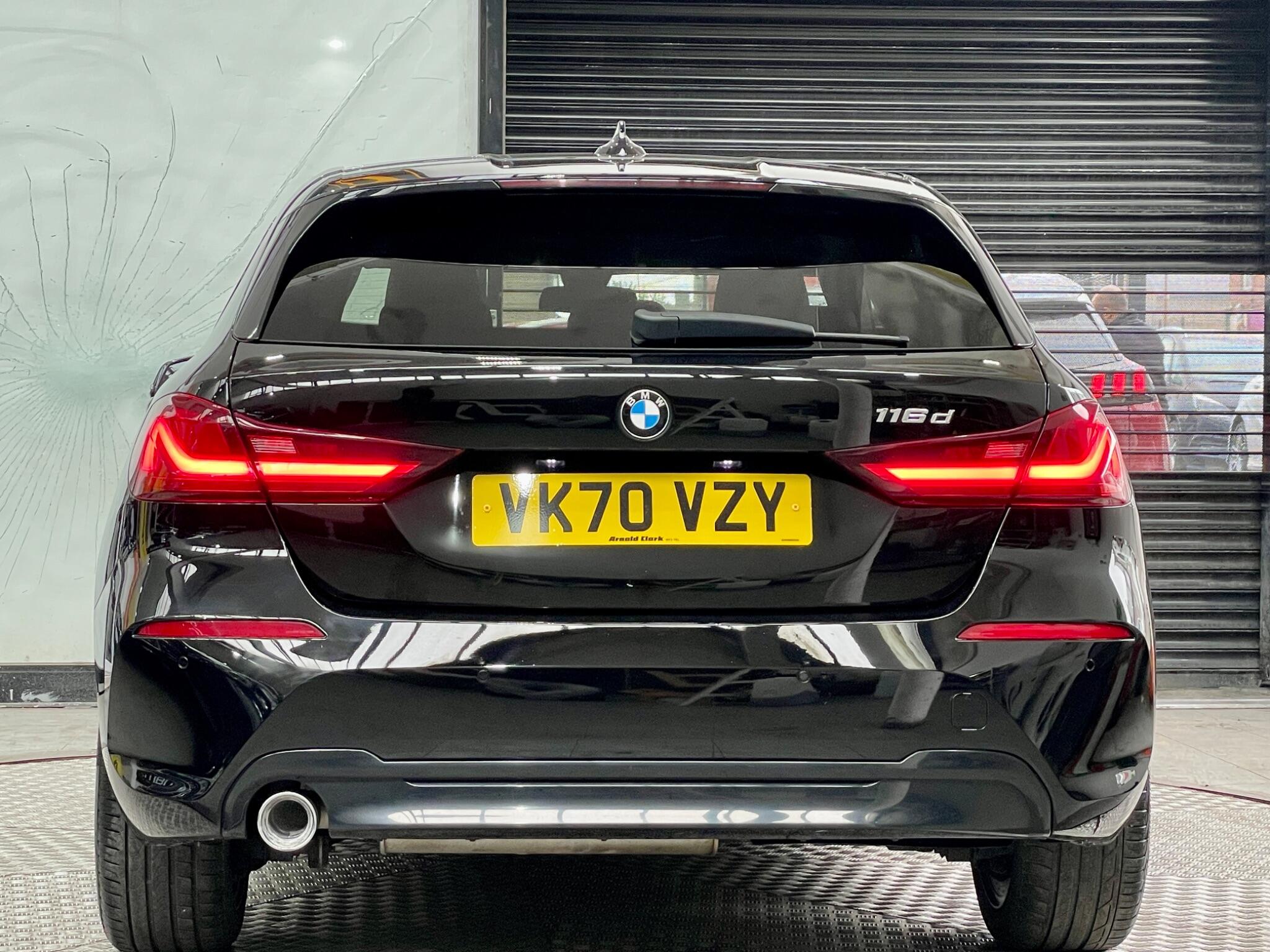 BMW 1 Series view 19