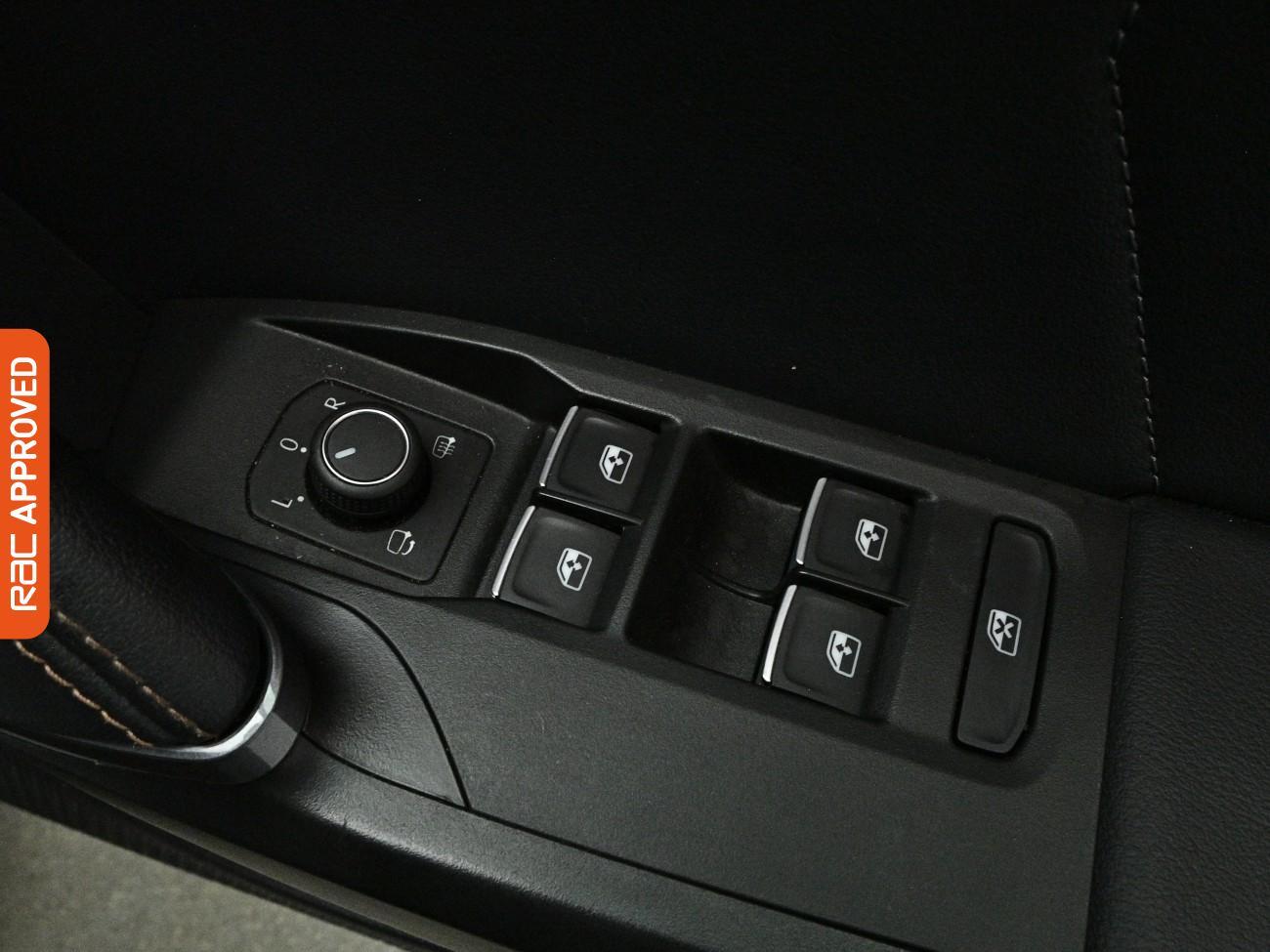 Cupra Formentor view 25