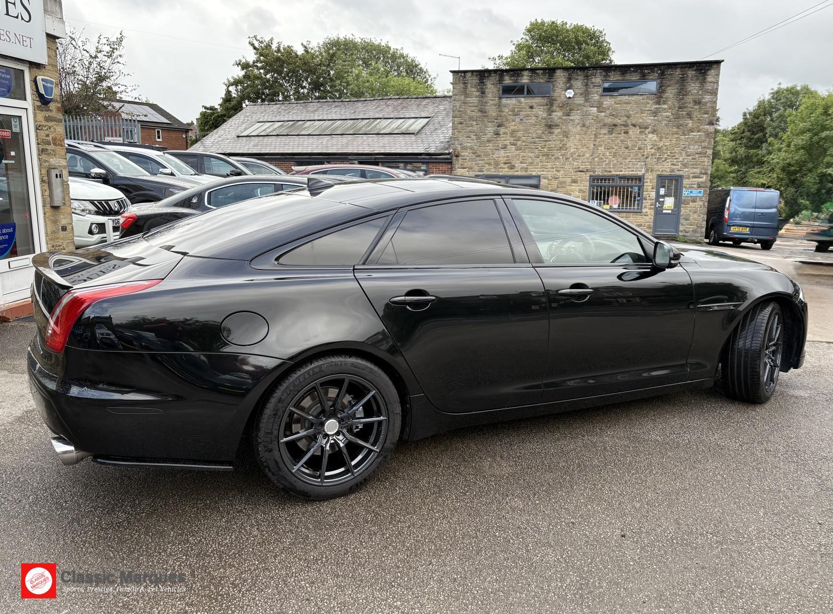 Jaguar XJ view 3