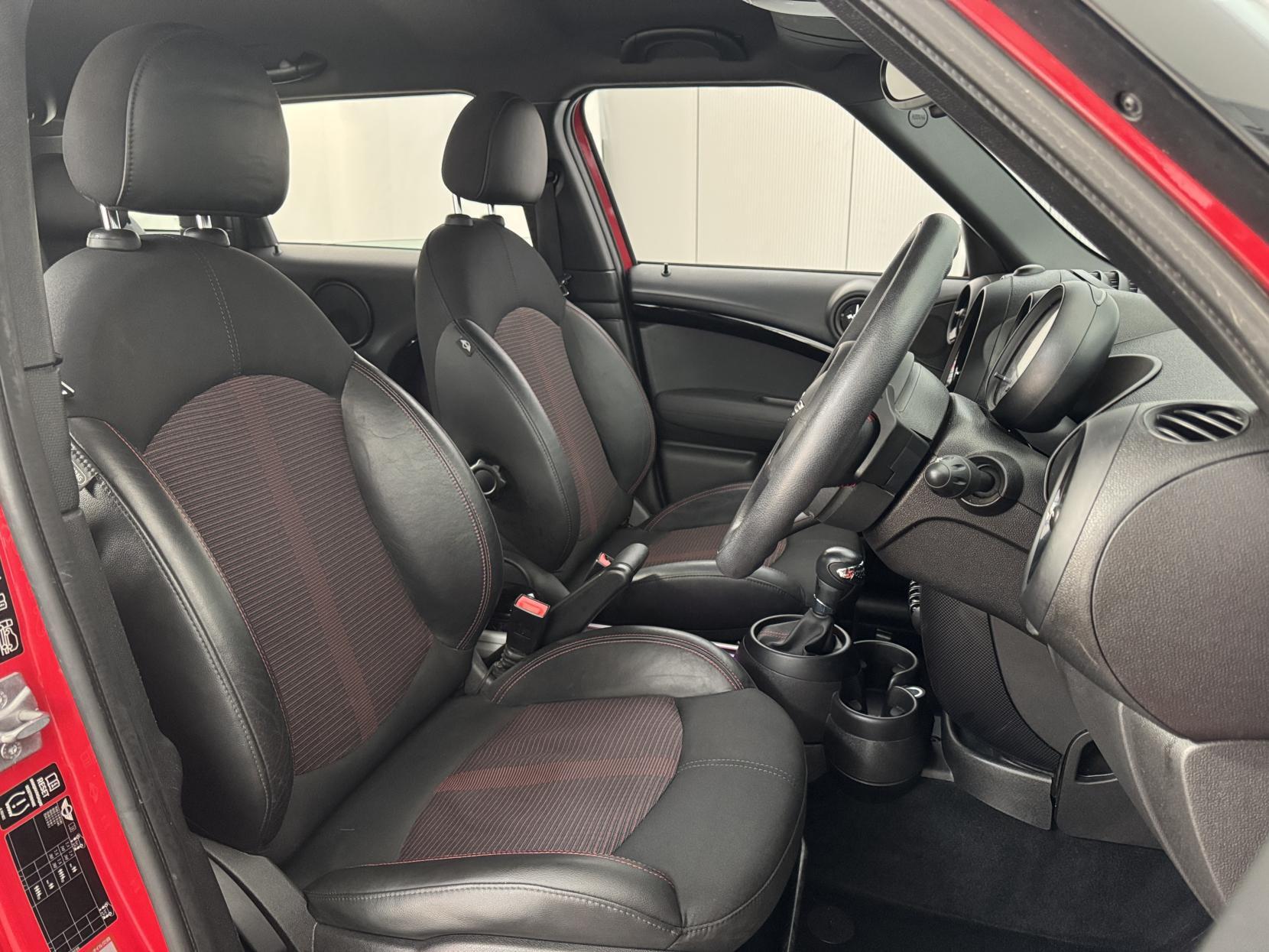 Mini Countryman view 50