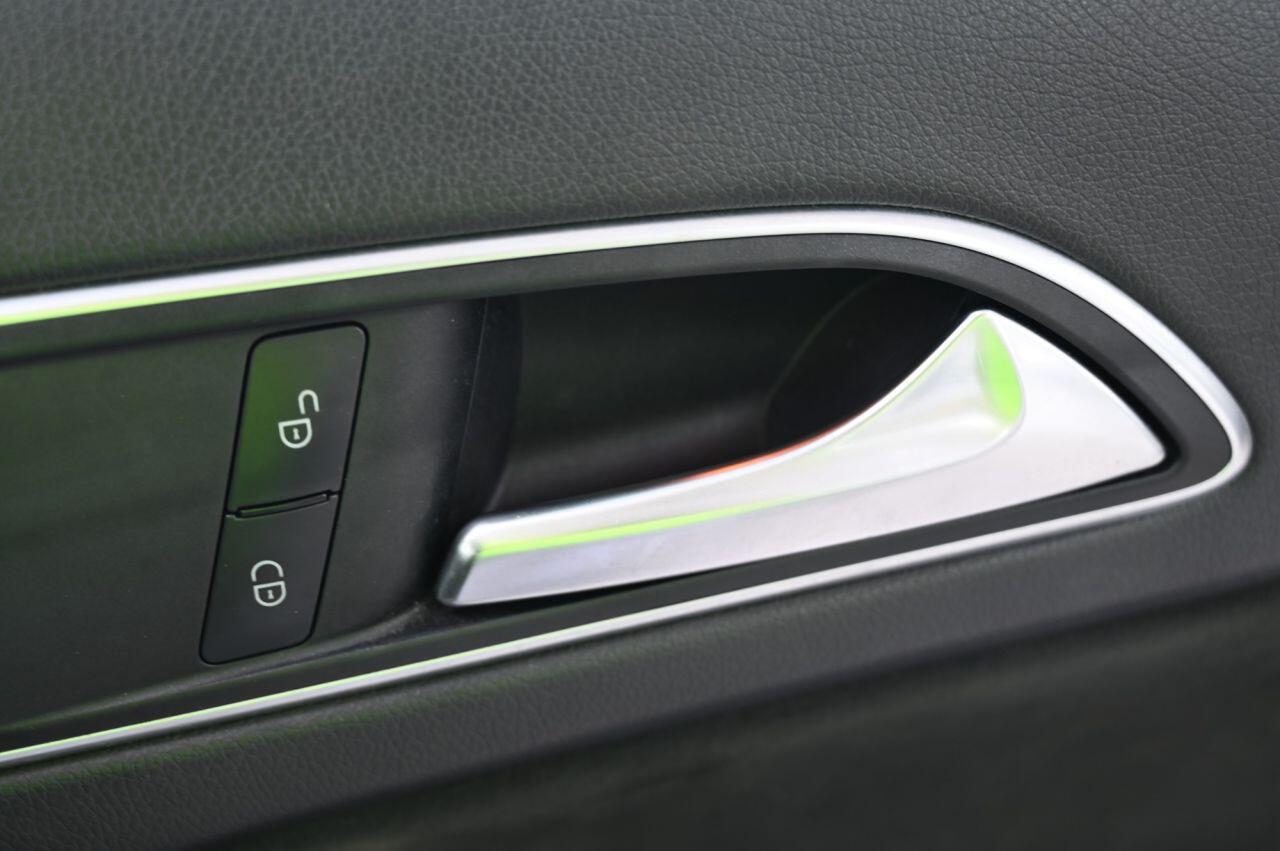 Mercedes-Benz Gla view 34