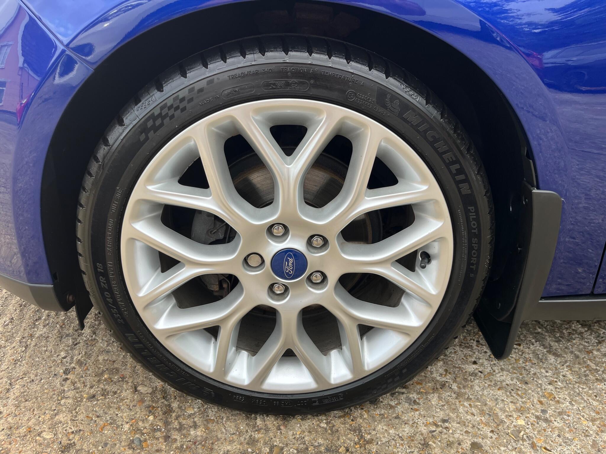 Ford Focus view 56