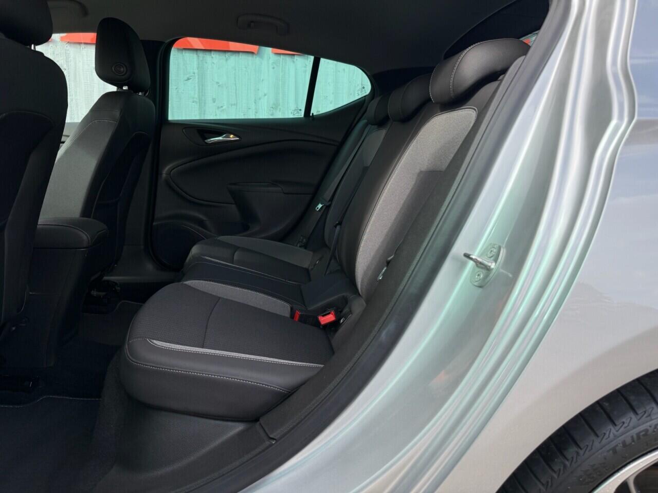 Vauxhall Astra view 25