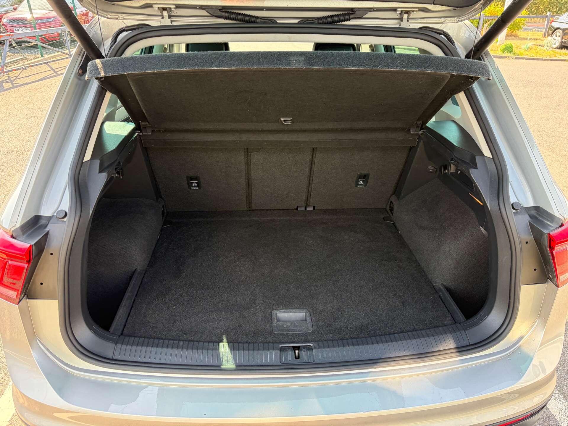Volkswagen Tiguan view 25