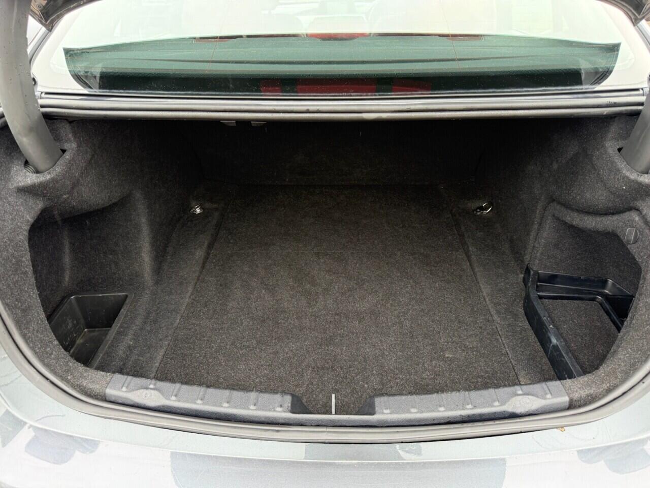 BMW 3 Series view 17