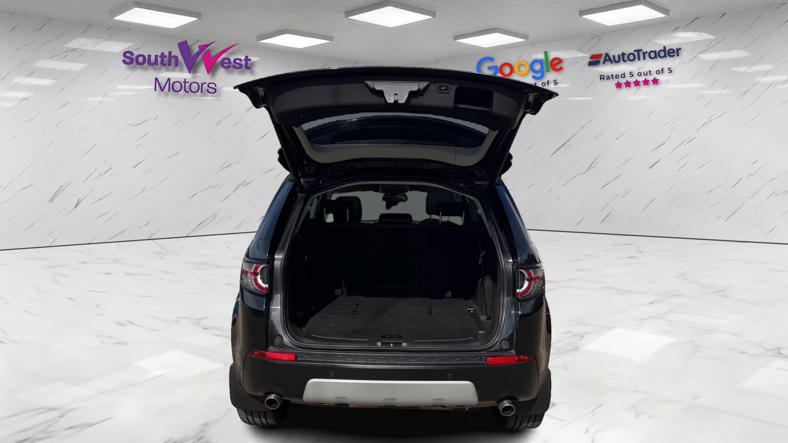 Land Rover Discovery Sport view 10