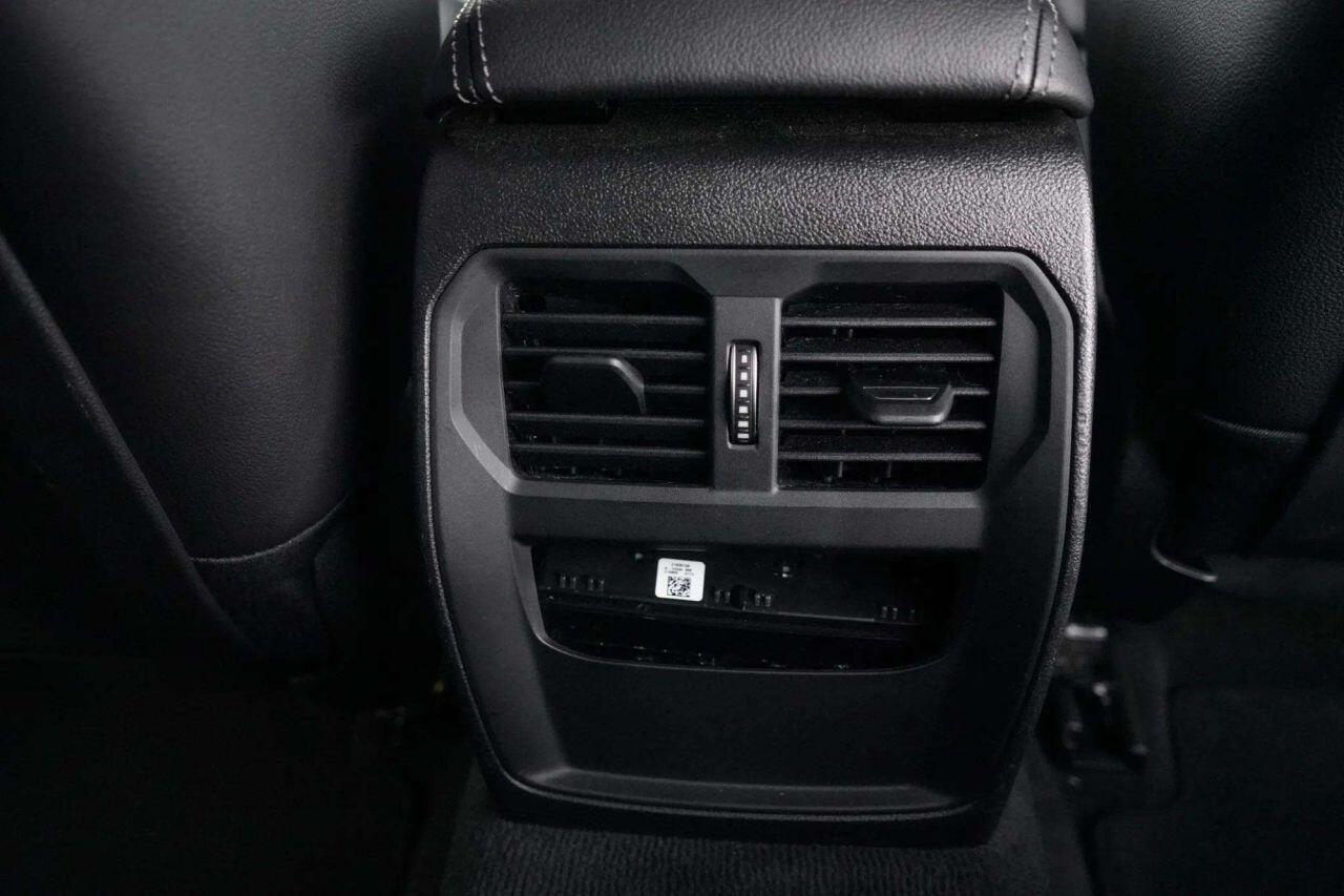 BMW 3 Series view 52