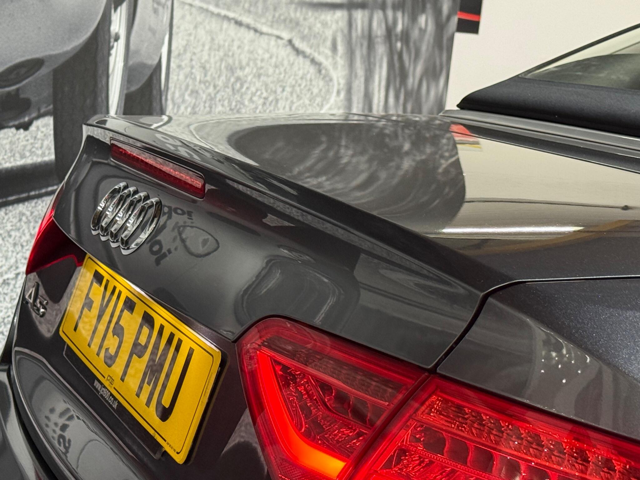 Audi A5 Cabriolet view 15