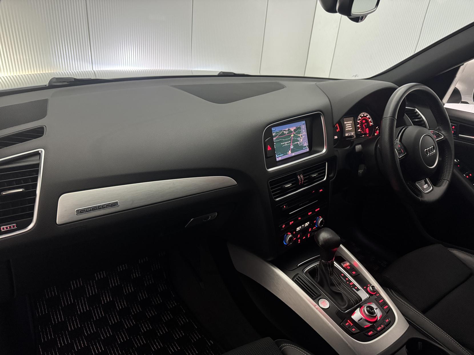 Audi Q5 view 58