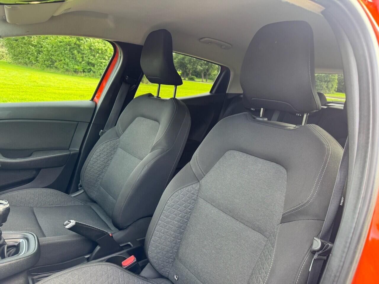 Renault Clio view 13