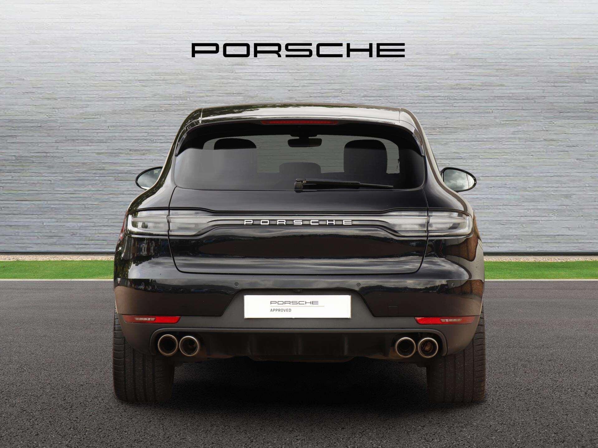 Porsche Macan view 4
