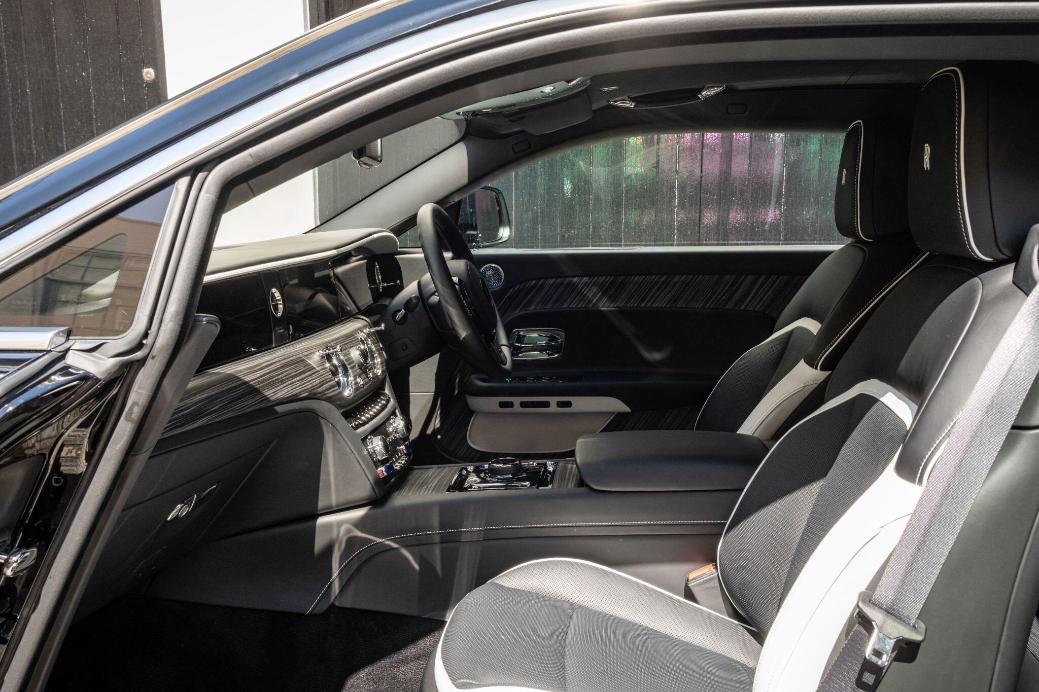 Rolls-Royce Spectre view 39