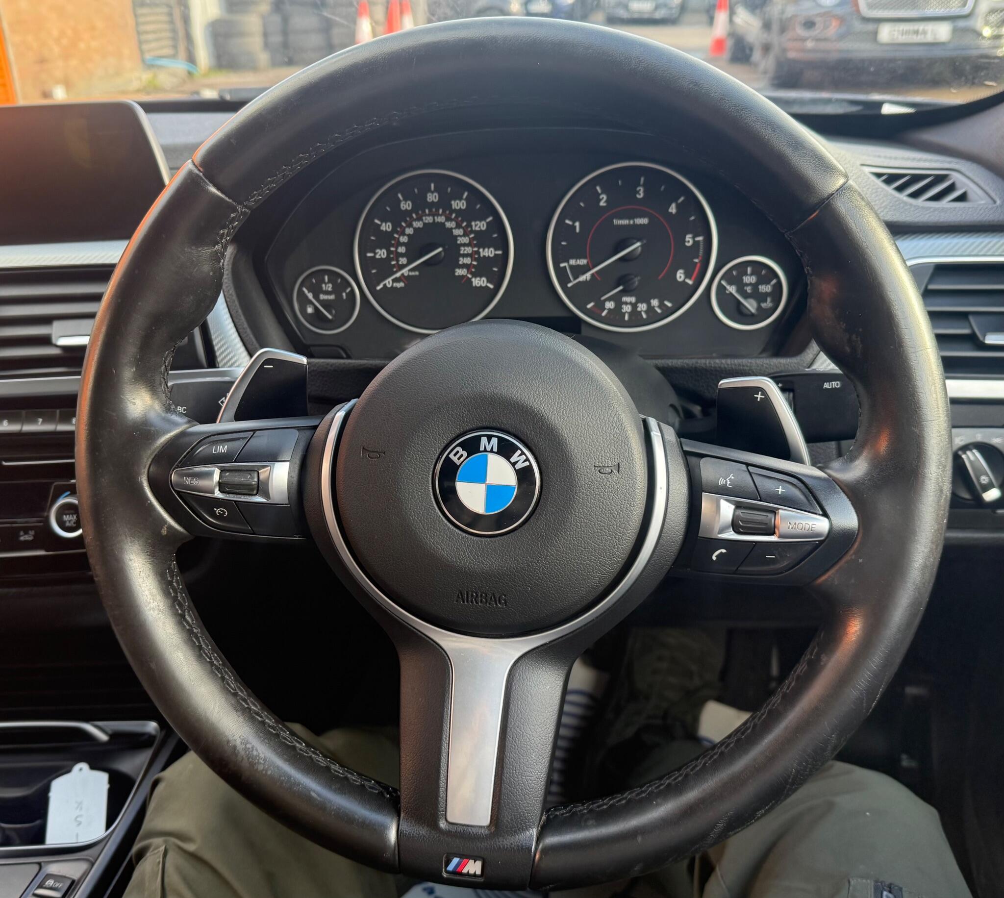 BMW 3 Series view 25